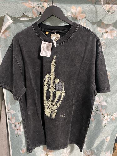 Customer photo review of Gallery Dept T-shirt