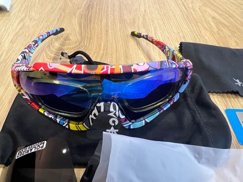 Customer photo review of KE9408 Cycling Sunglasses With Multiple Interchangeable Lenses