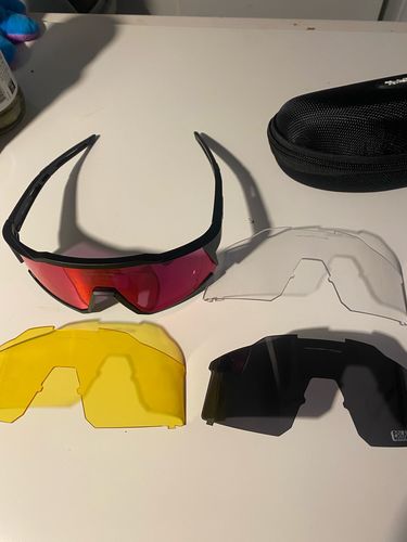 Customer photo review of KE9022 Cycling Sunglasses With Multiple Interchangeable Lenses