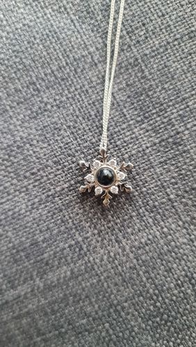 Customer photo review of Schneeflocken-Kette mit Wunschfoto