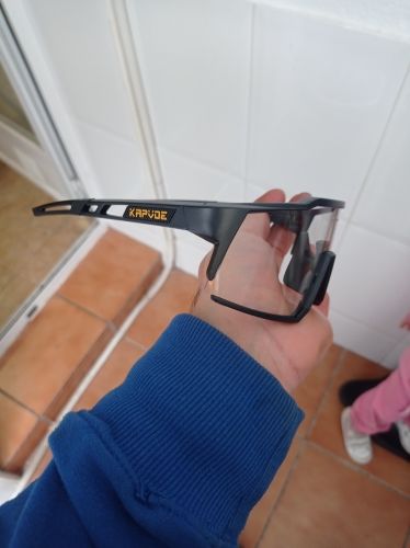 Customer photo review of KE9022 Photochromic Cycling Sunglasses for Men women