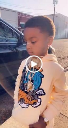 Customer video review of Kids Gangster Chenille Hoodie and RAW Drip White Chenille Jogger Set - Cream Hoodie / Cream Jogger