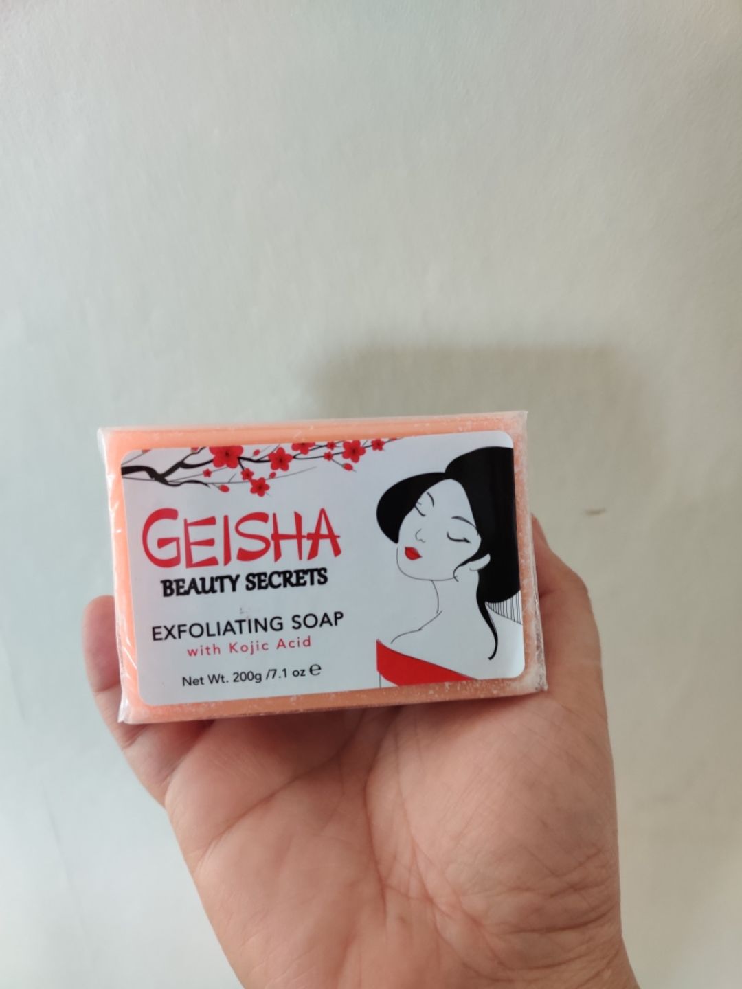 Customer photo review of Geisha Beauty Secrets Exfoliating Soap with Kojic Acid - 200g / 7.1 oz