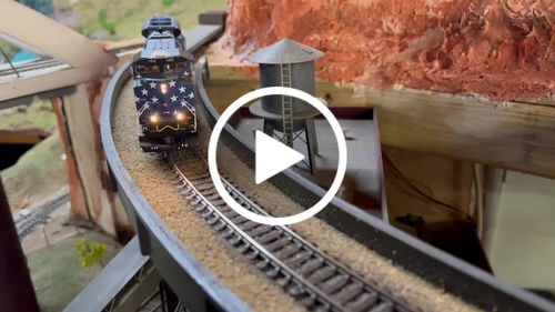 Customer video review of Athearn HO G2 SD70ACe w/DCC & SOUND,MRL/Essential Workers #4404