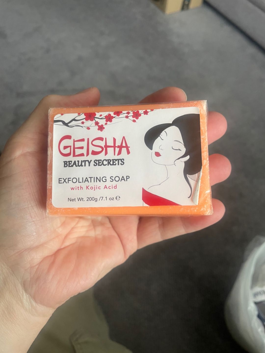 Customer photo review of Geisha Beauty Secrets Exfoliating Soap with Kojic Acid - 200g / 7.1 oz