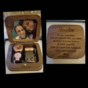 Customer photo review of Mirra - Music Box with Mirror & Stopper