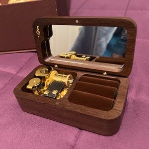 Customer photo review of Ava - Music Box with Wedding Ring Pillow