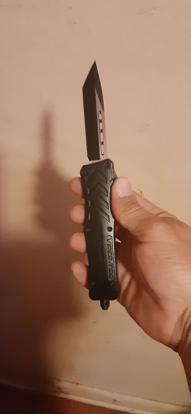 Customer photo review of *40% OFF* Black VF-1 D/A OTF (Multiple Blade Styles Available)