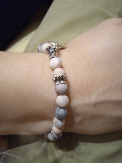 Customer photo review of Bracelet Bouddhiste et la Fleur de Lotus Porte-Chance