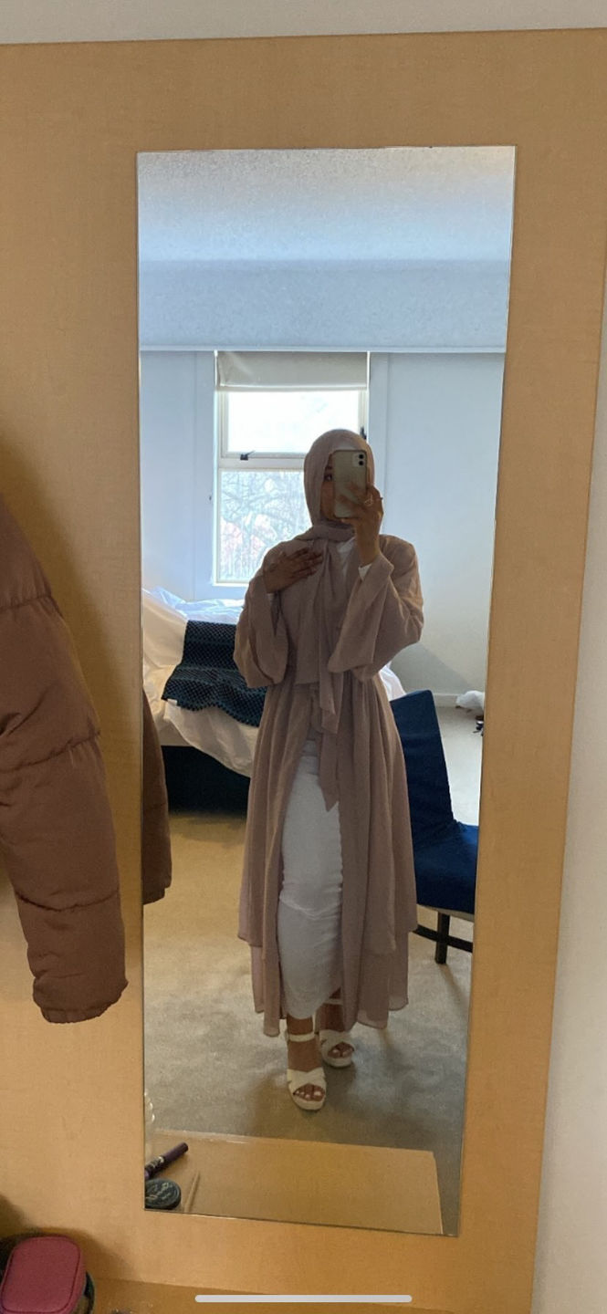 Customer photo review of Aisha Nude Abaya