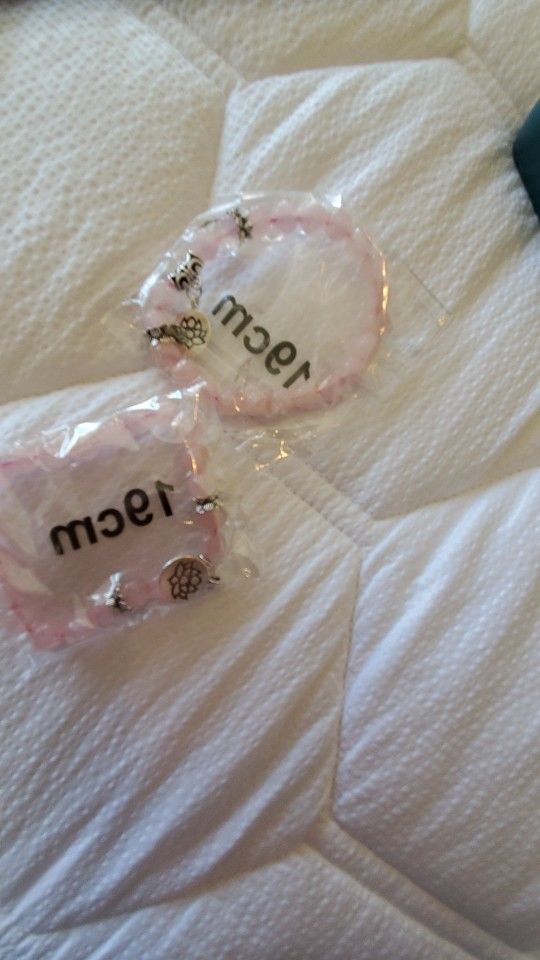 Customer photo review of Bracelet Bouddhiste et la Fleur de Lotus Porte-Chance