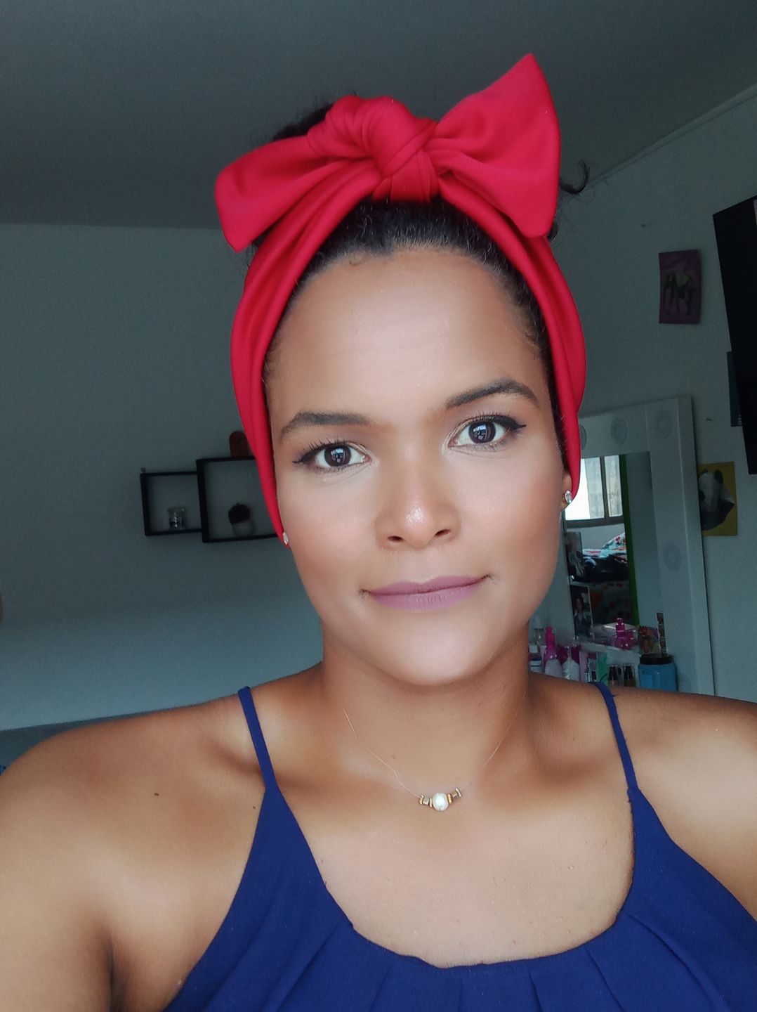 Customer photo review of Banda DOLORES MADRIGAL - Basic Red