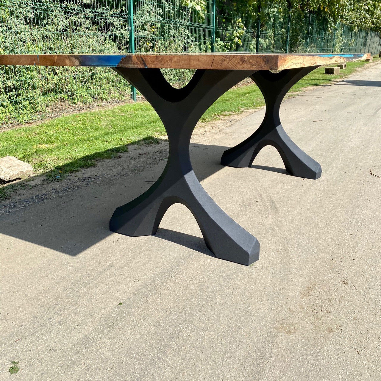 Customer photo review of Metal Table Legs - 417 Xavier - 24W, 28H inch - Set of 2 pcs - Flowyline