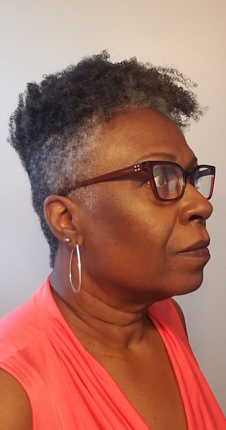 Customer photo review of Defining Flaxseed Gel for Curly Hair with Organic Jojoba Oil for Moisture and Lavender Fragrance