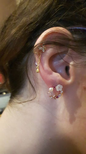 Customer photo review of Boucles d'oreilles Lila