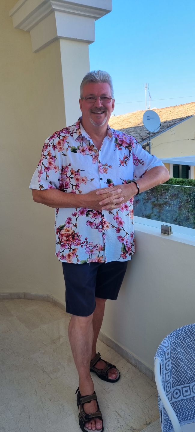 Customer photo review of Men's Flower Print Cotton Hawaiian Short Sleeve Shirt