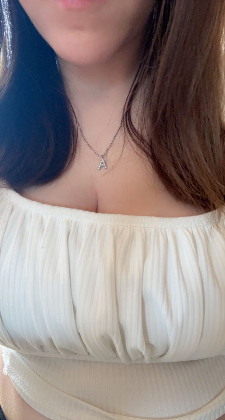 Customer photo review of Filigran Letter Halskette | 18K vergoldet
