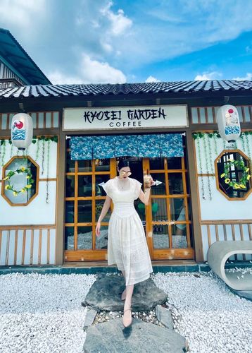 Customer photo review of Taylor Dress