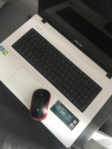 Avis photo d'un client sur Clavier Azerty Français Pour ASUS X Series X75V X75VD X755 X755J X755JA X755JF X75A X75V X75VB X75VC