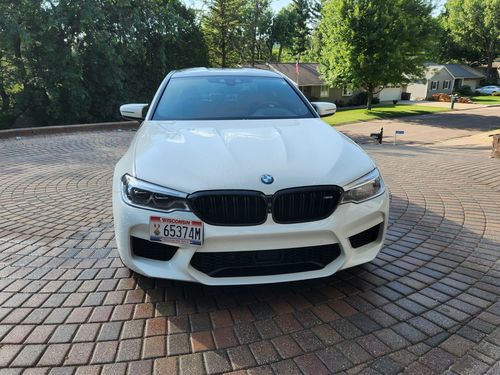 Customer photo review of 2019-20 BMW M5 F90 Tow Hook License Plate Mount Bracket