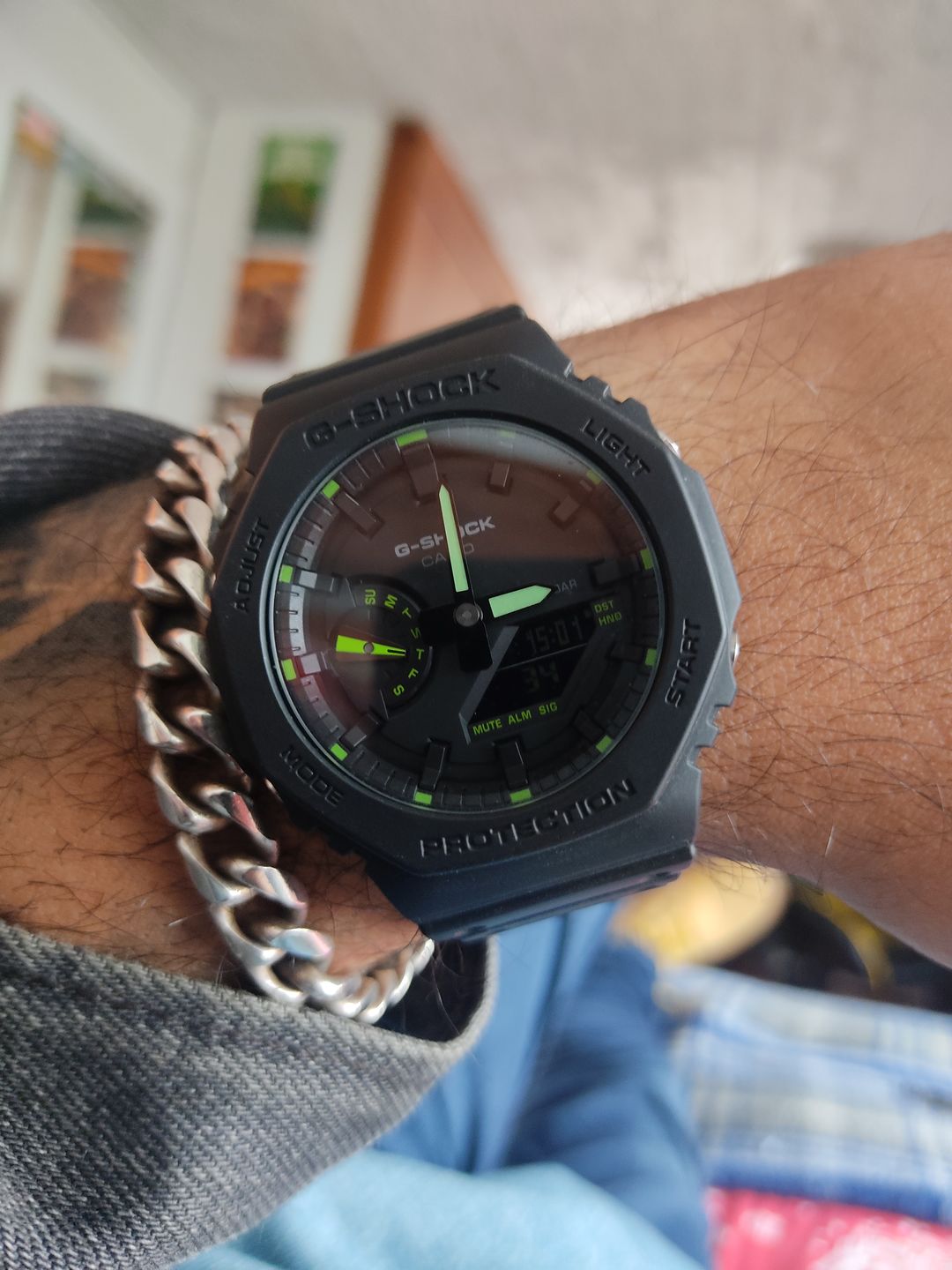 Customer photo review of Reloj Casio G-Shock Royal Oak "Casioak" GA-2100-1A3DR NEON ACCENT Negro
