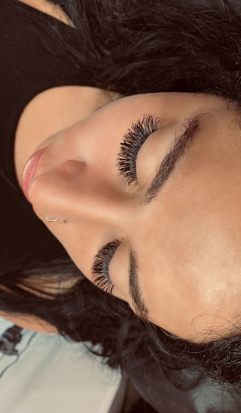 Customer photo review of Clear Glue for Eyelash Extensions 0.3-0.5s Fast Drying
