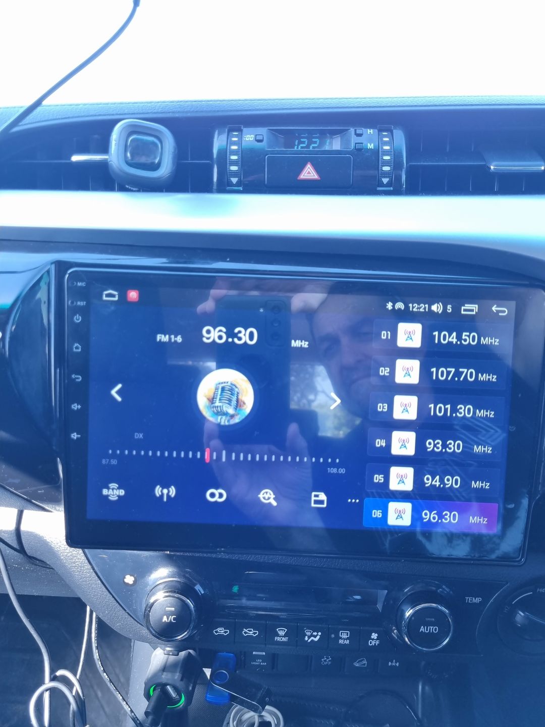Customer photo review of 10.25" Toyota Hilux 16'- 20' Head Unit Upgrade Kit (CarPlay)