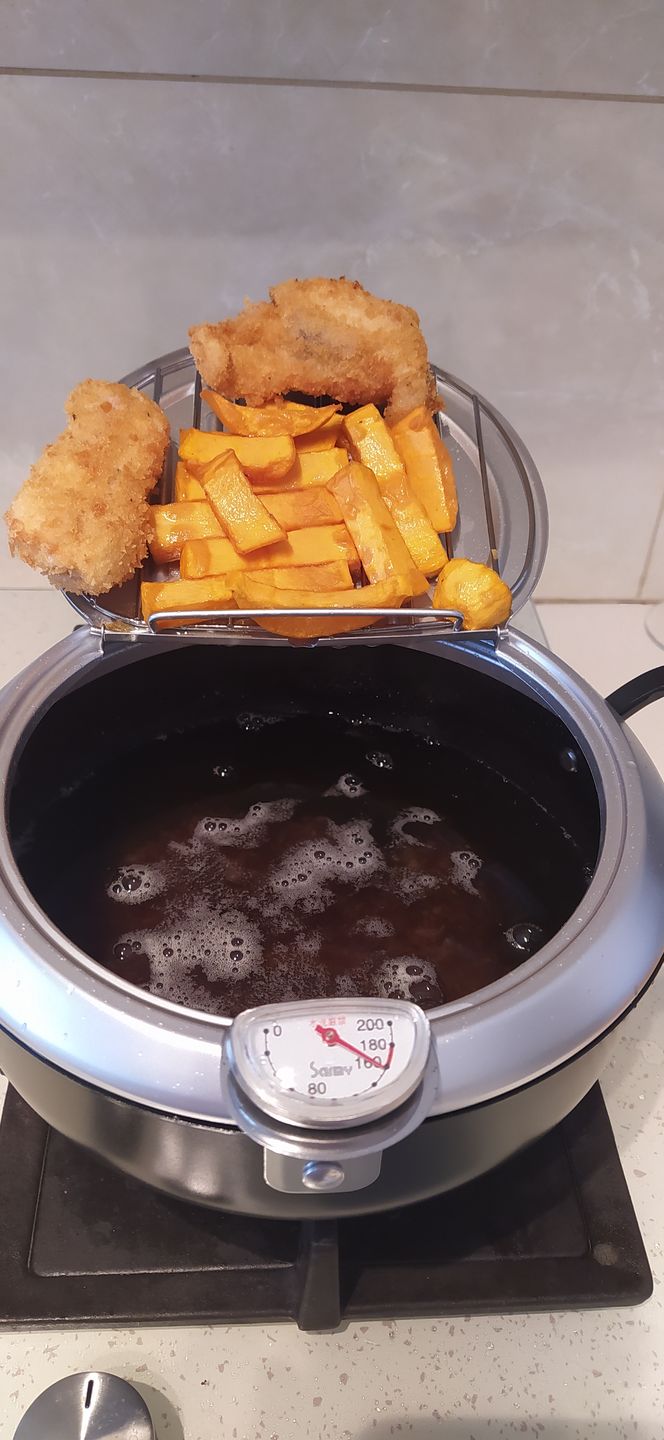 Customer photo review of Tempura Fry Pot with Lid and Thermometer