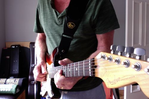 Customer photo review of CFG - 'ZERO-GRAVITY' Strap for Guitar & Bass