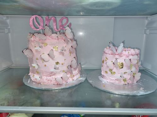 Customer photo review of Pastel Pink Edible Wafer Butterflies - Medium - 32pcs