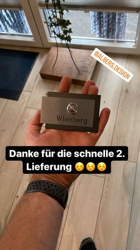 Customer photo review of AlbersDesign personalisierte Edelstahl-Klingel K5 mit 3D-Effekt in anthrazit (RAL7016)