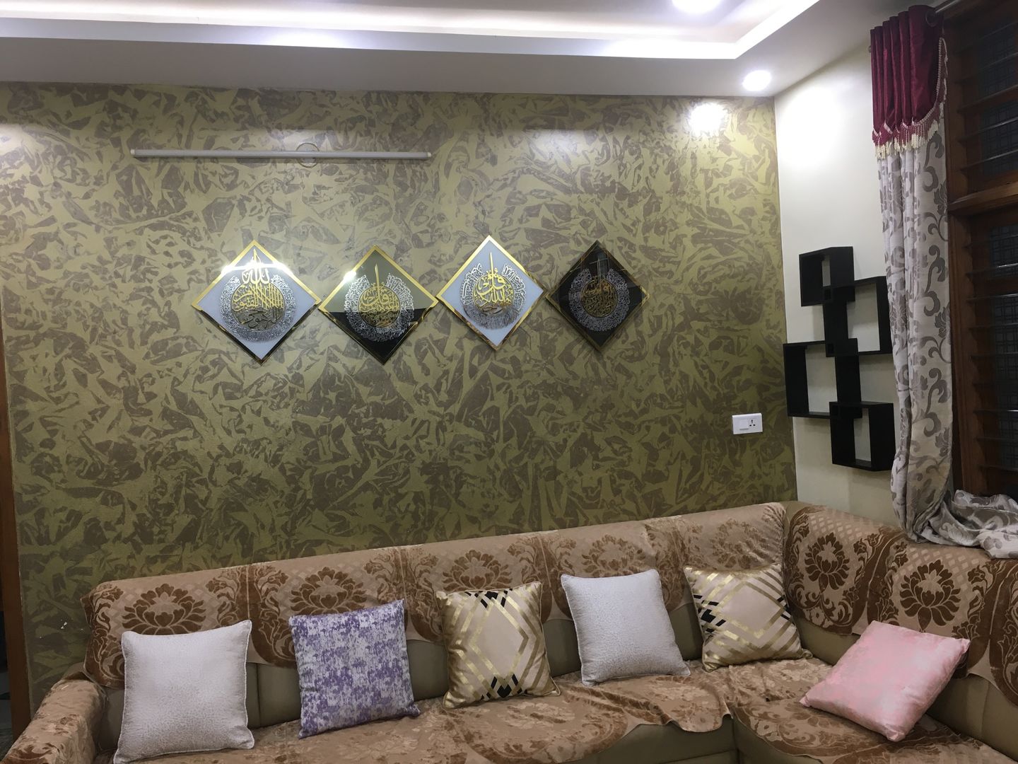 Customer photo review of Set of Glass Ayatul Kursi, Surah Al Ikhlas - Al Falaq - An Nas Tempered Glass Decor Islamic Wall Art