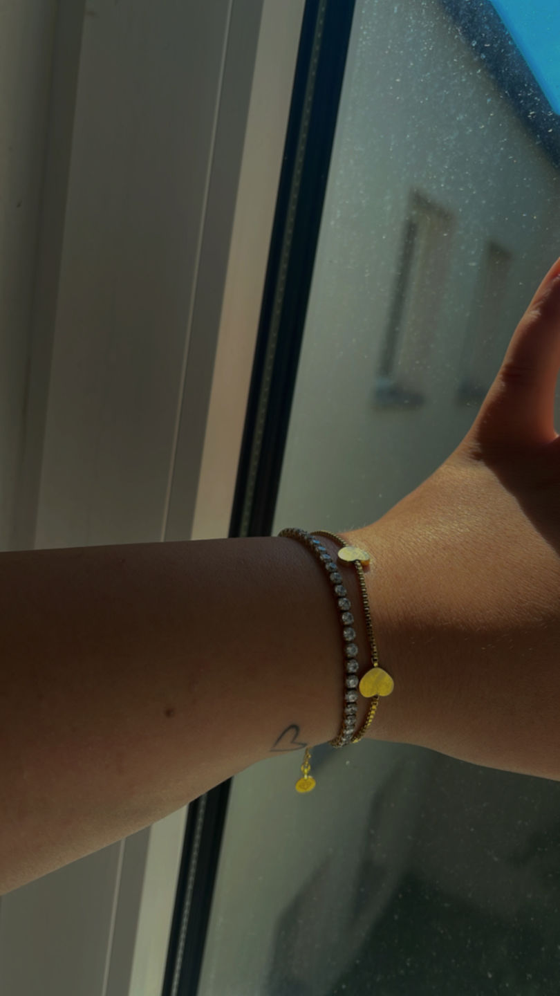 Customer photo review of Lovely Tennis Armband | 18K vergoldet
