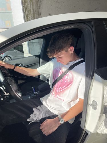 Customer photo review of Love Balloon Graphic Tee