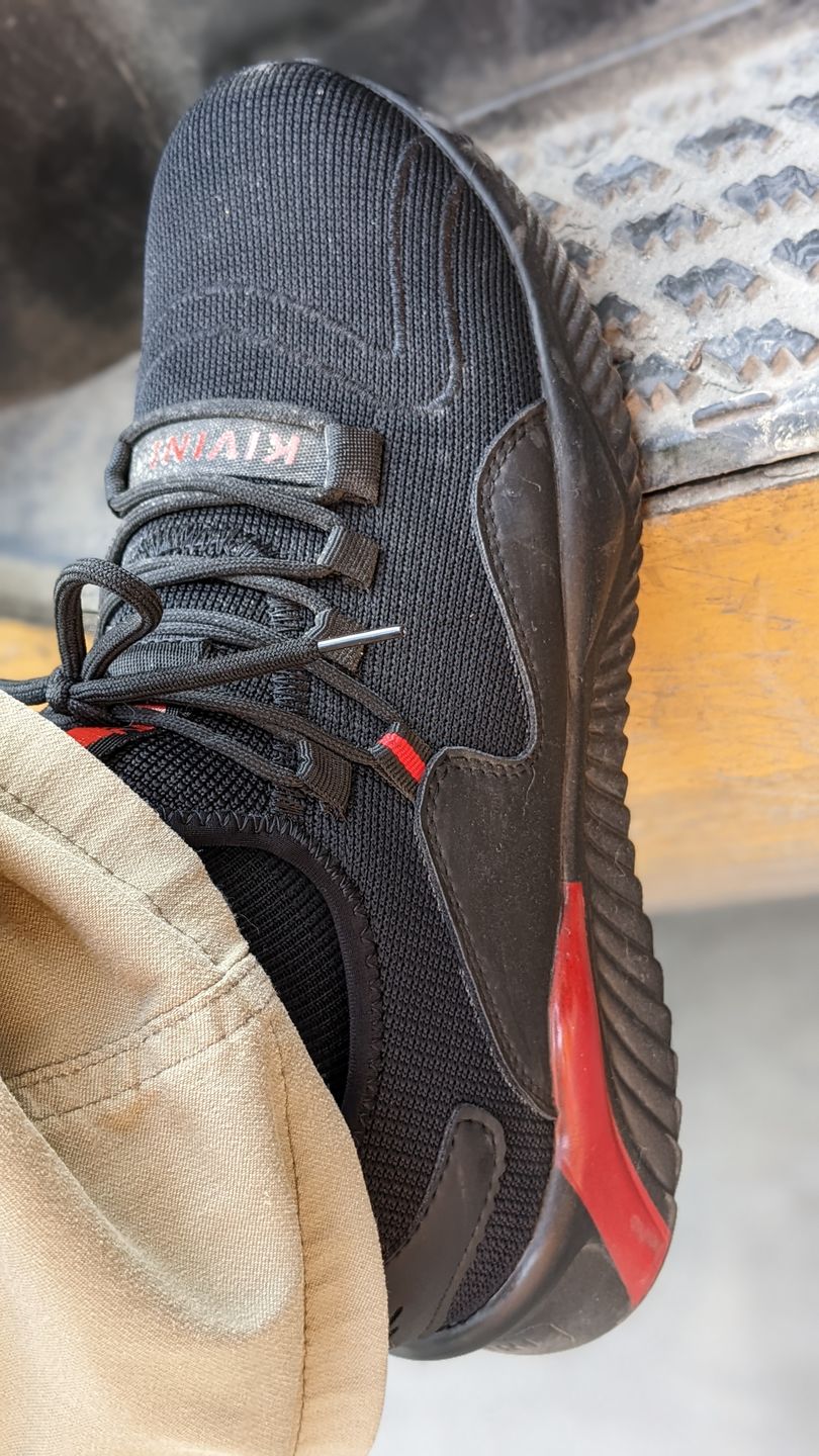 Customer photo review of Kivini Black Red