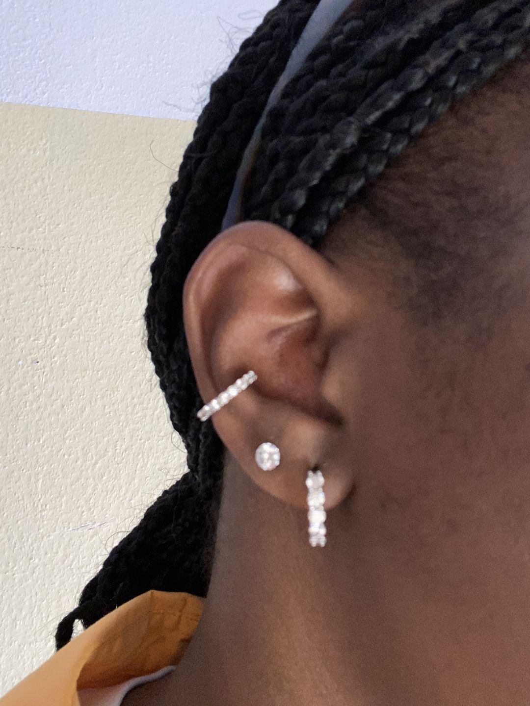 Customer photo review of Bright Diamond Ohrstecker | 18K vergoldet