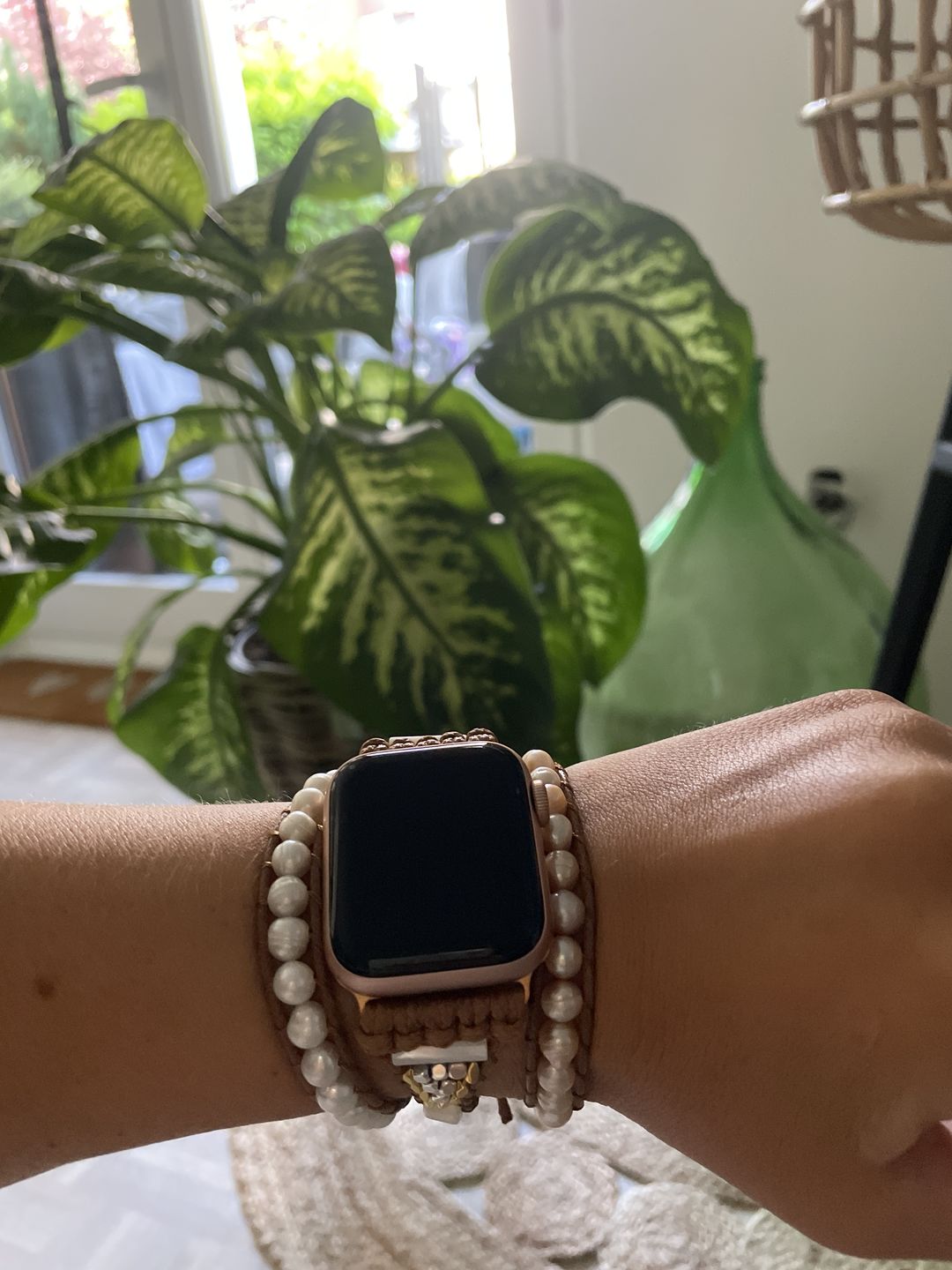 Customer photo review of Graceful Freshwater Pearl Apple Watch Strap