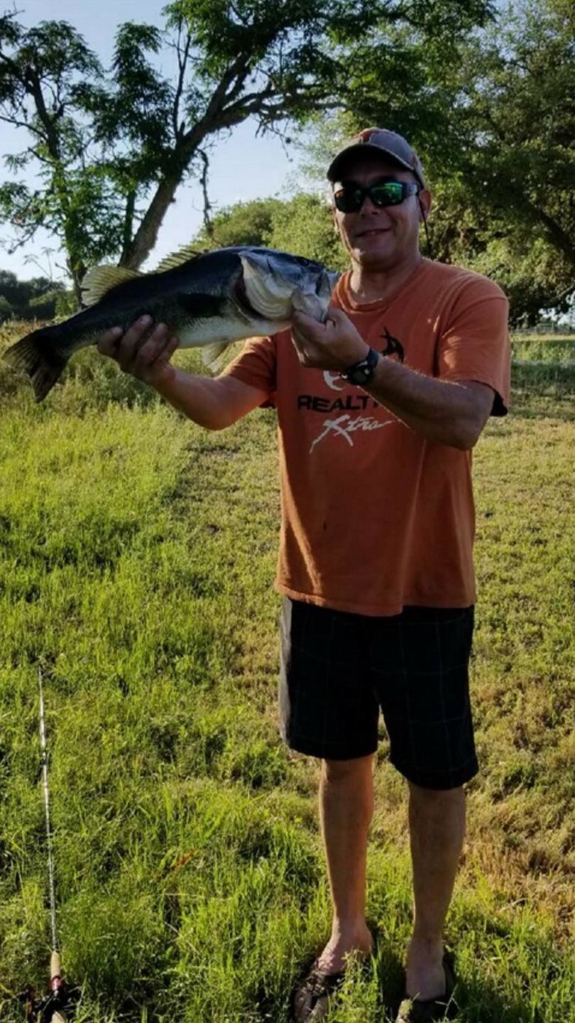 Customer photo review of Swimmax Fishing Lures | Six-Segmented | BKK Hook | Rattling Gurgling | Heavy-Duty Dyneema Fiber | 3 Pcs | For Bass & Trout & Walleye & Crappie