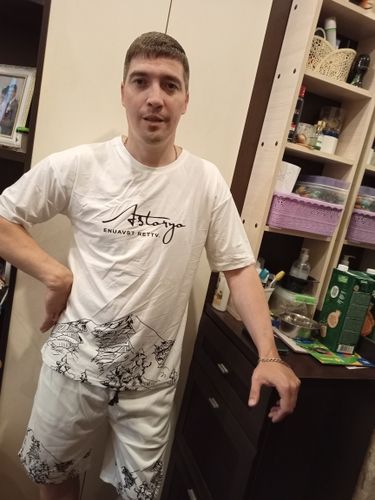 Customer photo review of Summer Breathable Men's T-shirt + Shorts Set
