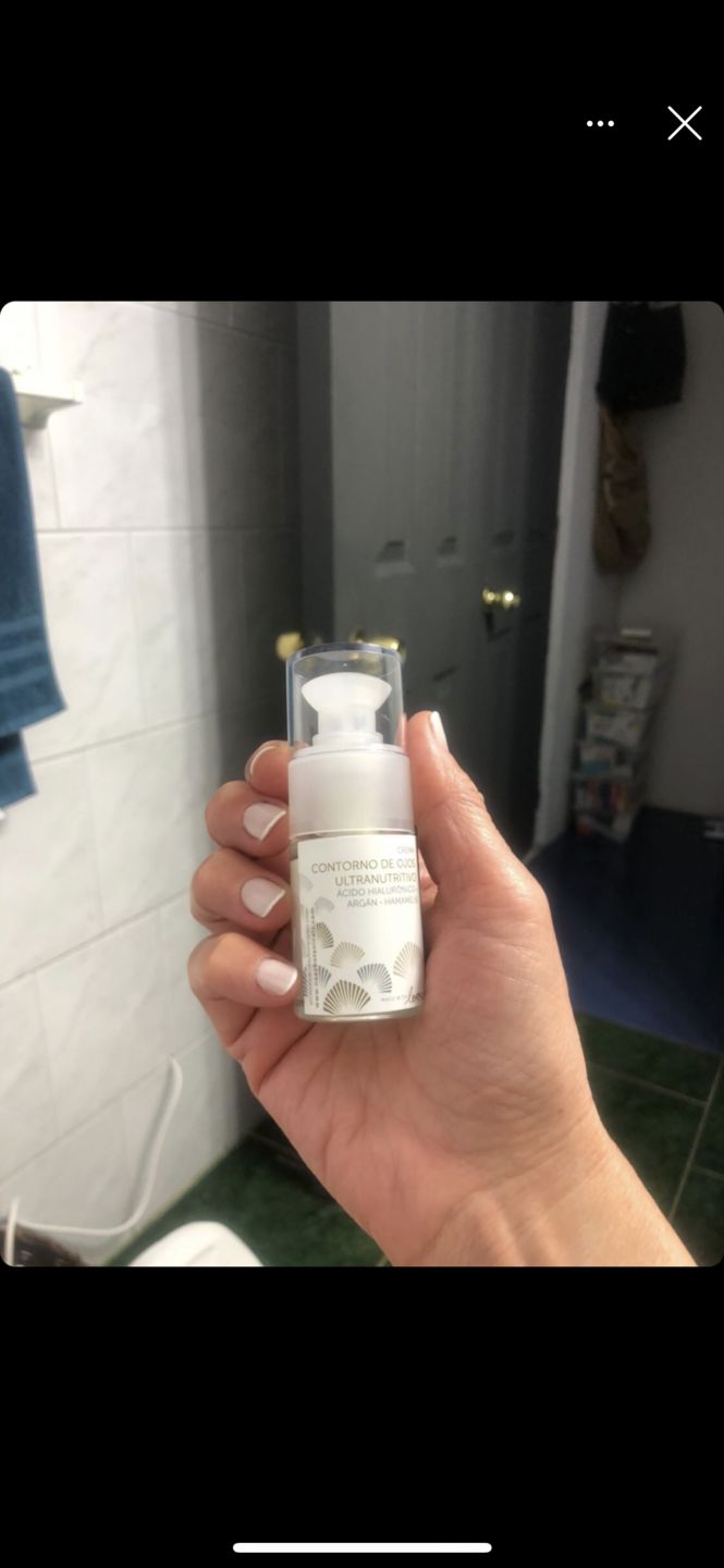 Customer photo review of Contorno de ojos de Ácido Hialurónico y Aceite de Argán