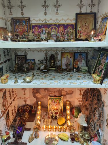 Customer photo review of Smal Brass Stand / Mukkali