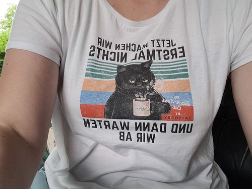 Customer photo review of 100% Organic Damen Shirt »Jetzt machen wir erstmal nichts – und dann warten wir ab«