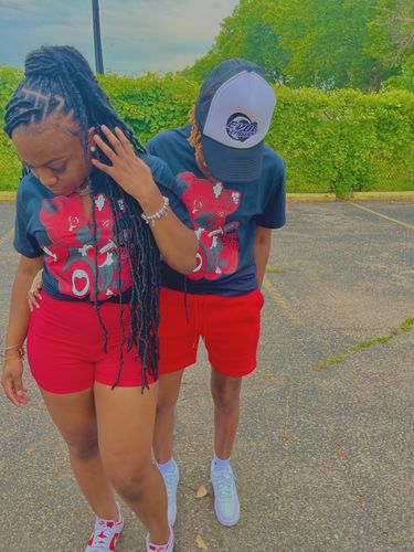 Customer photo review of Jordan 4 Red Thunder DopeSkill T-shirt - Broken Heart Bear Graphic