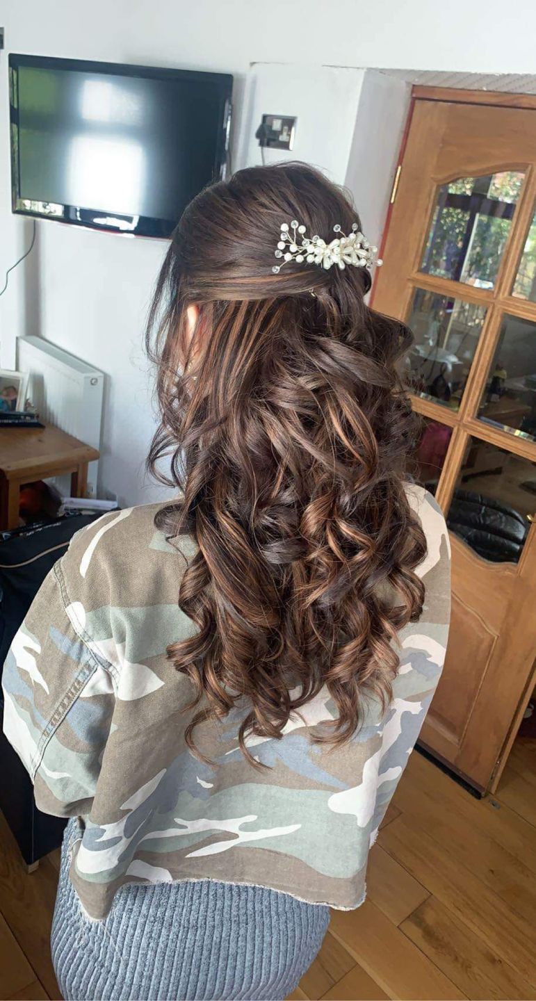 Customer photo review of 18" Seamless Five Piece Clip-in Human Hair Extension (105g)