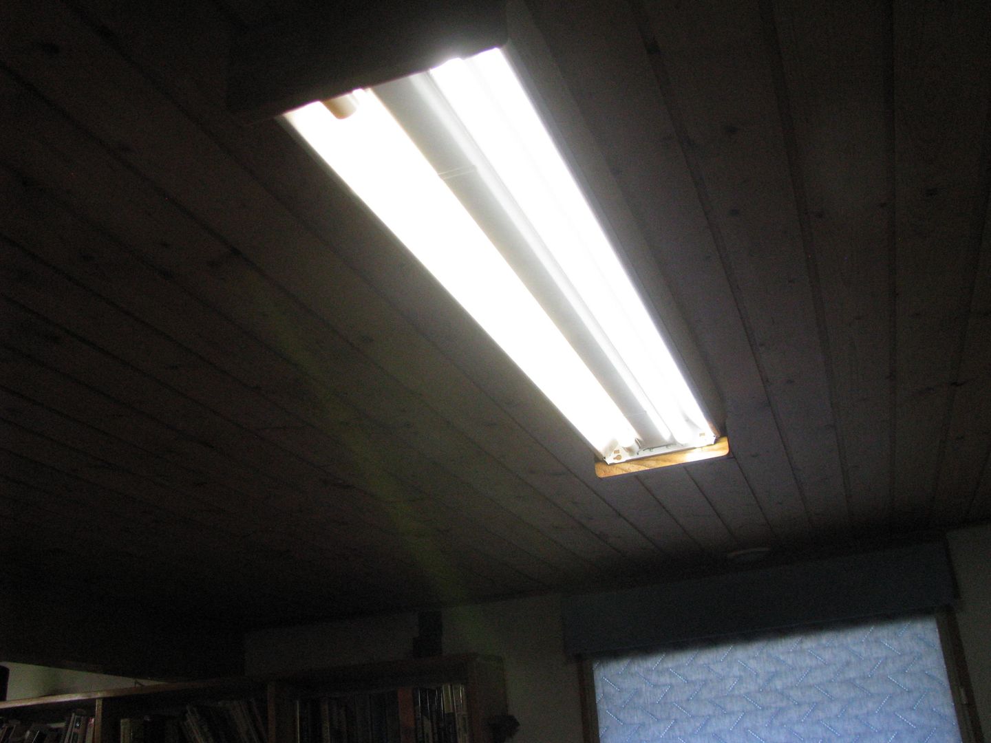 Customer photo review of T8 LED Bulbs 5000K Daylight White 4ft 18W Frosted 2520 Lumens Single Ended Power, Ballast Bypass 4FT LED Tube