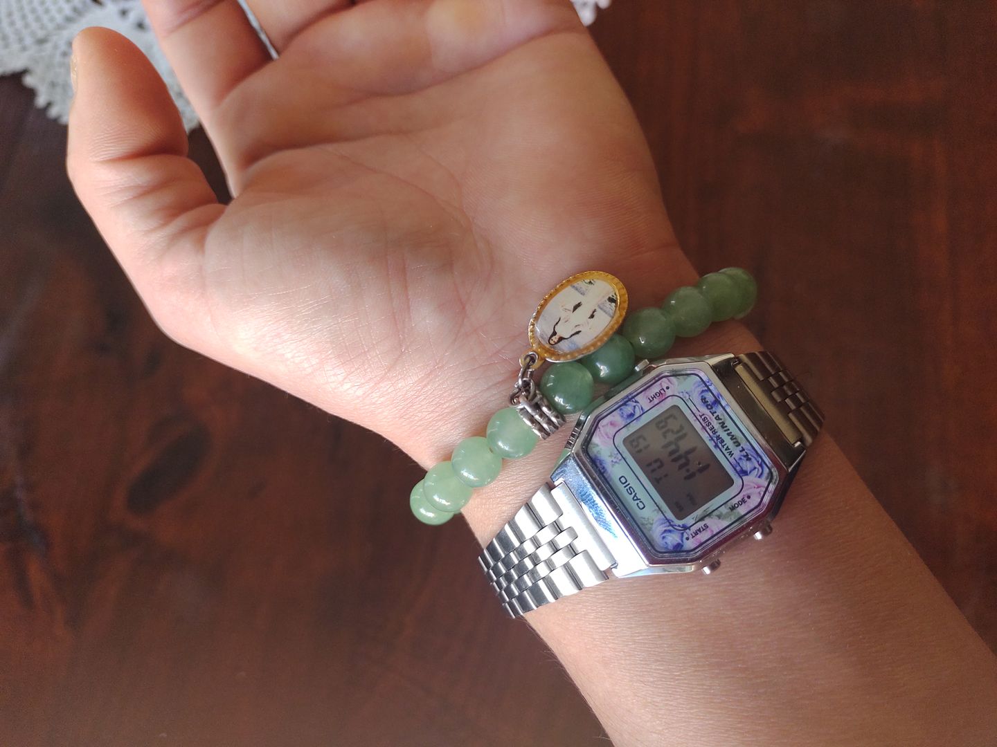 Customer photo review of Reloj Casio Vintage LA680WA-2CDF Plateado Flores