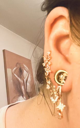Customer photo review of DREAMER Drop Huggie - Ultra Tiny