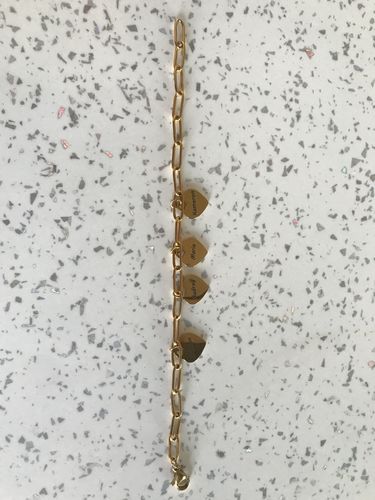 Customer photo review of Bracelet LOANYA avec pendentifs cœur personnalisés
