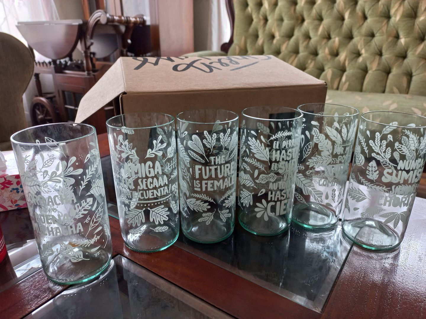 Customer photo review of Vaso Feminista Girl Power Juego de 6 Vasos