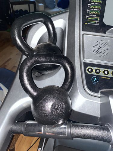 Customer photo review of 6kg / 13lbs E-coated Cast Iron Kettlebell